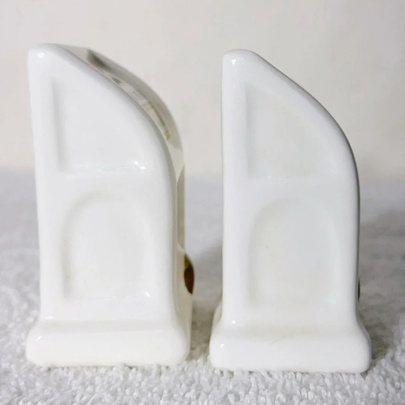 Vintage Las Vegas Ceramic Salt & Pepper  Shakers Rare - Picture 6 of 9